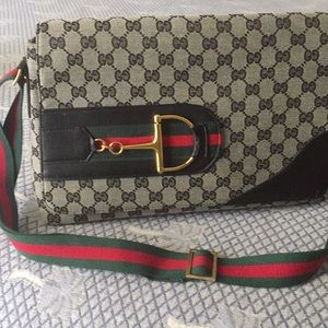 Gucci purse brand new nice style and colors
